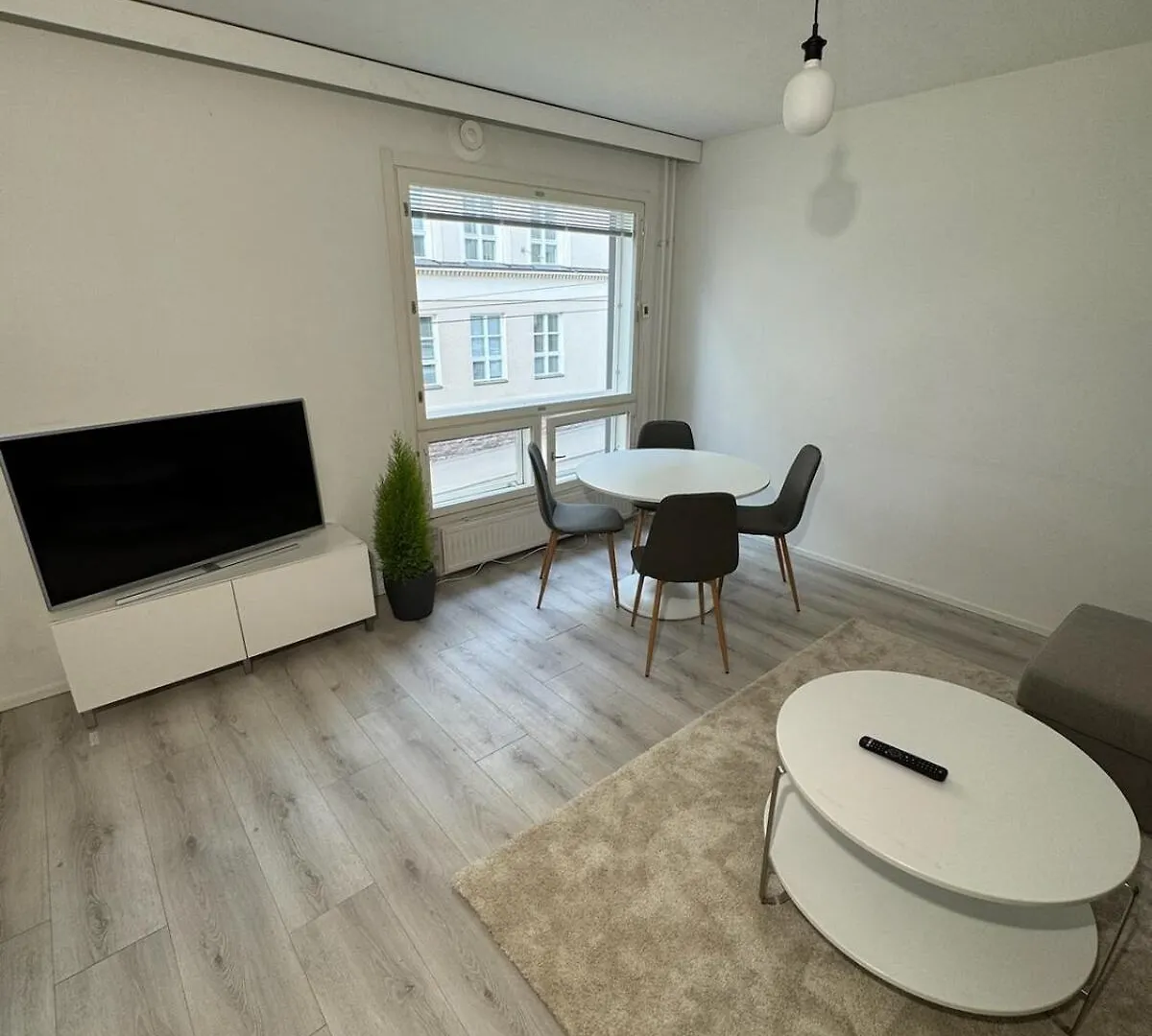 2 Bedroom Condo With A Balcony In The Center Of Helsinki 0*,